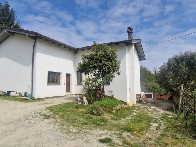 Villa Indipendente in vendita a Piemonte, Alessandria