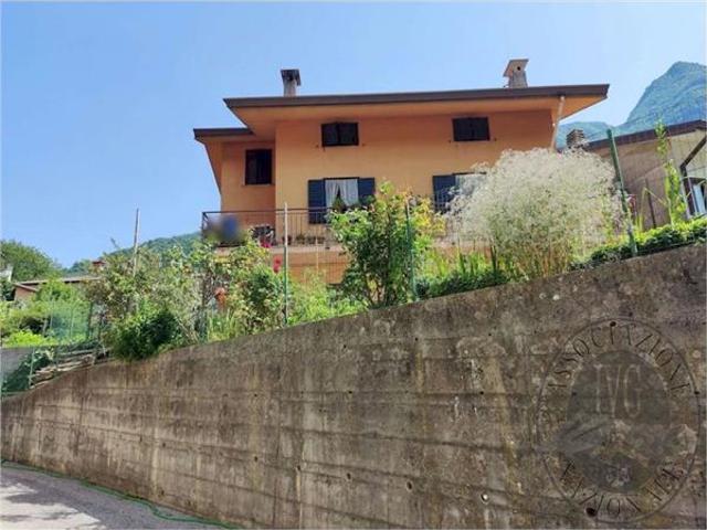 Villa Indipendente in vendita a Cavazzo Carnico, Friuli-Venezia Giulia