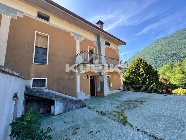 Villa Indipendente in vendita a Cavazzo Carnico, Friuli-Venezia Giulia