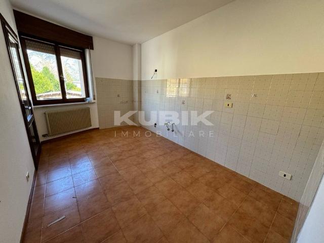 Villa Indipendente in vendita a Cavazzo Carnico, Friuli-Venezia Giulia