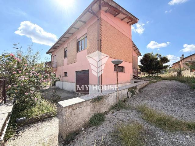 Villa Indipendente in vendita a Cave