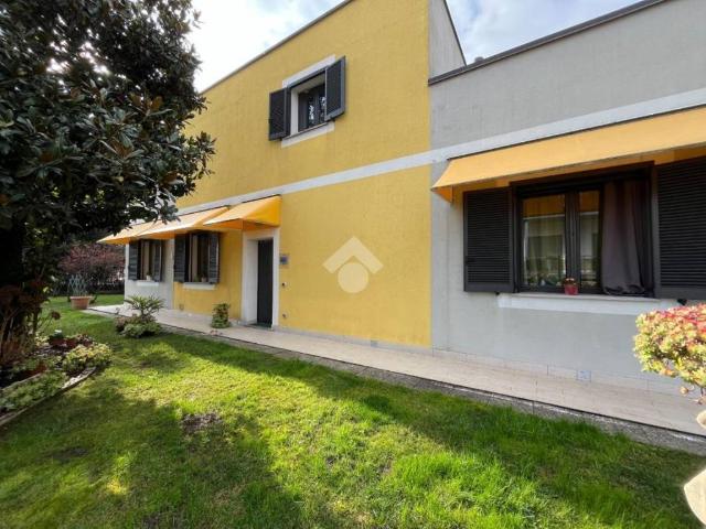 Villa Indipendente in vendita a Cavenago Brianza, Lombardia