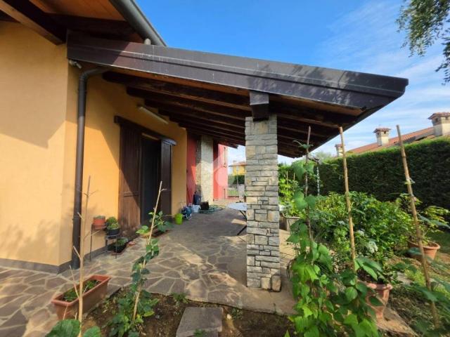 Villa Indipendente in vendita a Malpaga, Cavernago