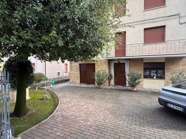 Villa Indipendente in vendita a Unione Comuni Modenesi Area Nord, Cavezzo