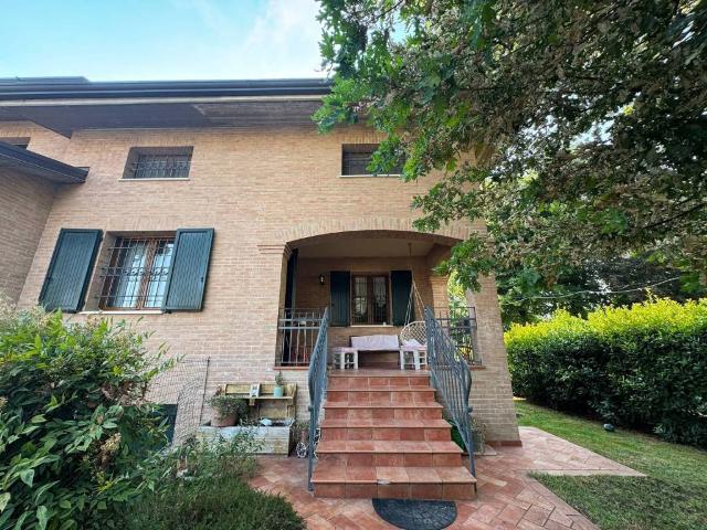 Villa Schiera in vendita a Unione Comuni Modenesi Area Nord, Cavezzo