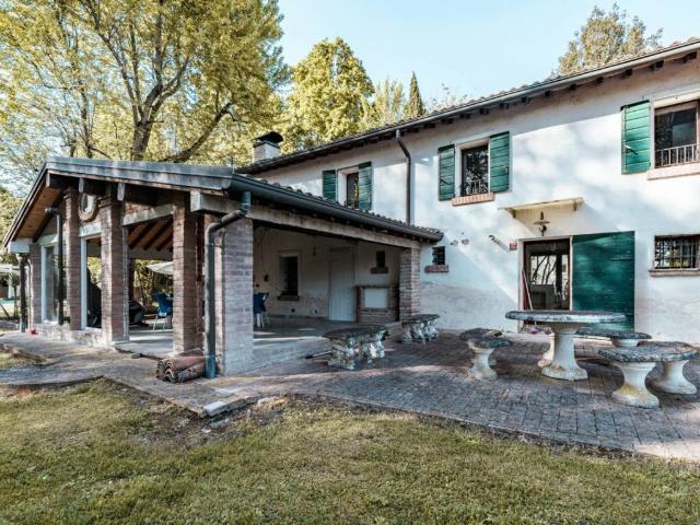 Villa Indipendente in vendita a Unione Comuni Modenesi Area Nord, Cavezzo