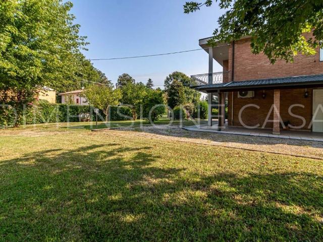 Villa Indipendente in vendita a Unione Comuni Modenesi Area Nord, Cavezzo