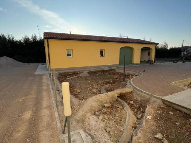 Villa Indipendente in vendita a Unione Comuni Modenesi Area Nord, Cavezzo