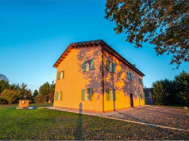 Villa Indipendente in vendita a Unione Comuni Modenesi Area Nord, Cavezzo