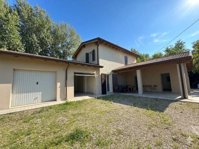 Villa Indipendente in vendita a Unione Comuni Modenesi Area Nord, Cavezzo