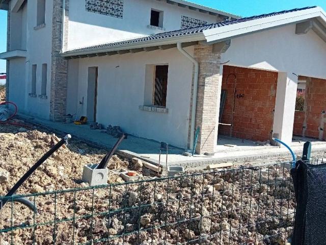 Villa Indipendente in vendita a Val d’Enza, Re