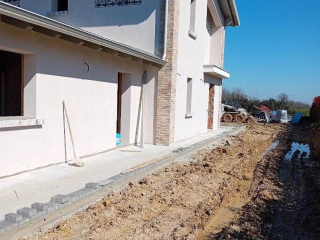 Villa Indipendente in vendita a Val d’Enza, Re