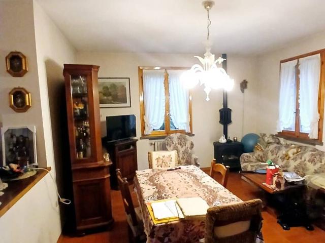 Villa Indipendente in vendita a Val d’Enza, Re