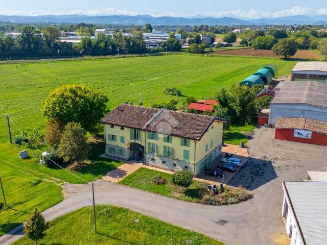 Villa Indipendente in vendita a Cavriago-San Nicolò, Cavriago