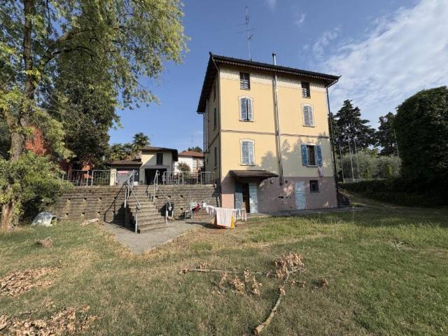 Villa Indipendente in vendita a Cavriago-San Terenziano, Cavriago
