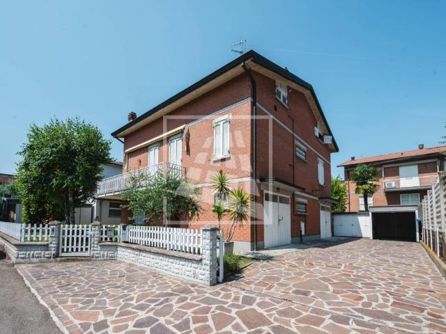 Villa Indipendente in vendita a Val d’Enza, Re