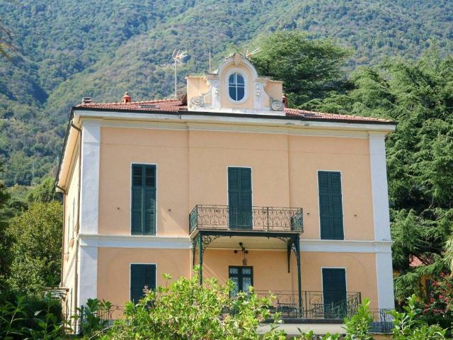 Villa Indipendente in vendita a Val d’Enza, Re