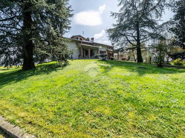Villa Indipendente in vendita a Val d’Enza, Re
