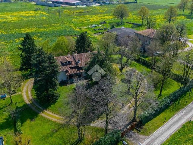 Villa Indipendente in vendita a Val d’Enza, Re