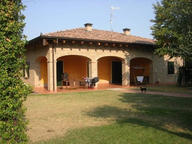 Villa Indipendente in vendita a Val d’Enza, Re