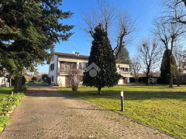 Villa Indipendente in vendita a Val d’Enza, Re