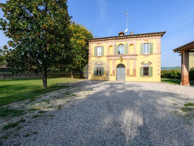 Villa Indipendente in vendita a Val d’Enza, Re