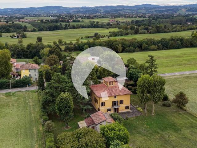 Villa Indipendente in vendita a Val d’Enza, Re