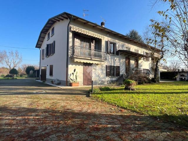Villa Indipendente in vendita a Val d’Enza, Re