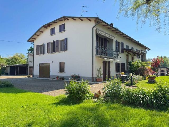 Villa Indipendente in vendita a Val d’Enza, Re