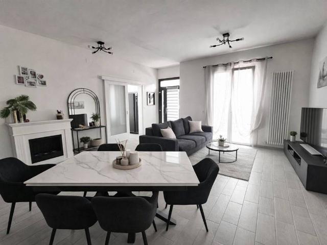Villa Indipendente in vendita a Val d’Enza, Re