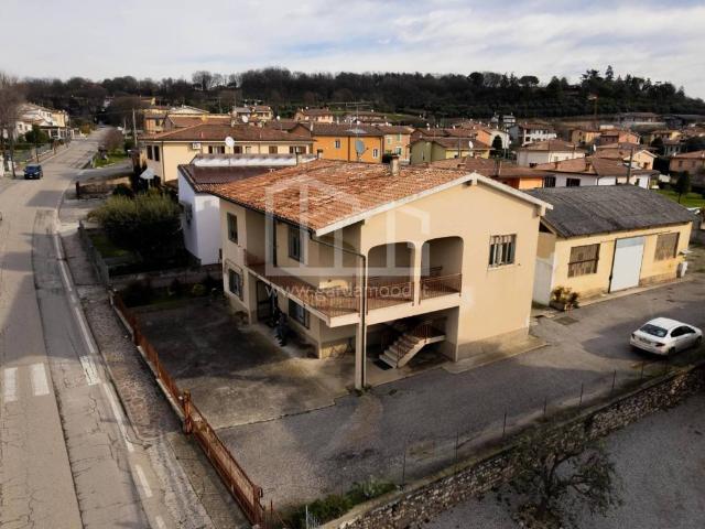 Villa Indipendente in vendita a Cavriana, Lombardia