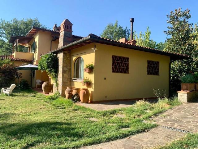 Villa Indipendente in vendita a Montegonzi, Toscana