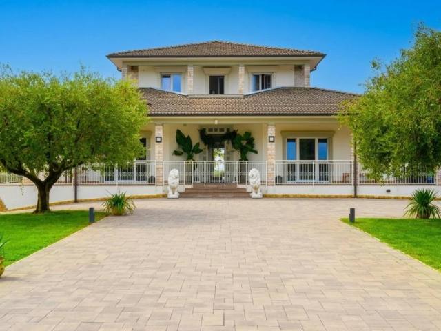 Villa Indipendente in vendita a Bornato, Cazzago San Martino