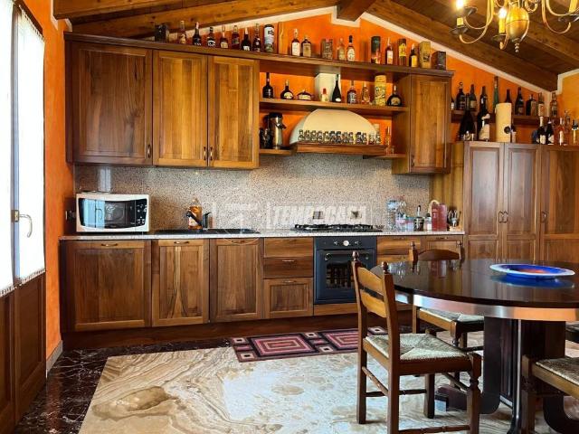 Villa Indipendente in vendita a Cazzago San Martino, Lombardia