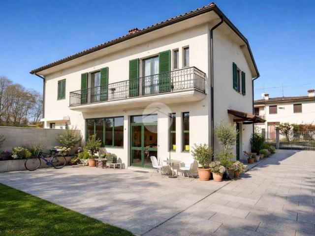 Villa Indipendente in vendita a Cazzago San Martino, Lombardia