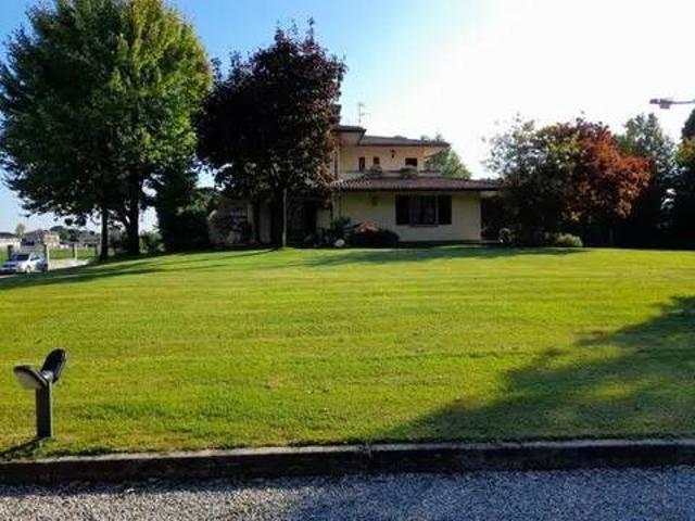 Villa Indipendente in vendita a Cazzago San Martino, Lombardia