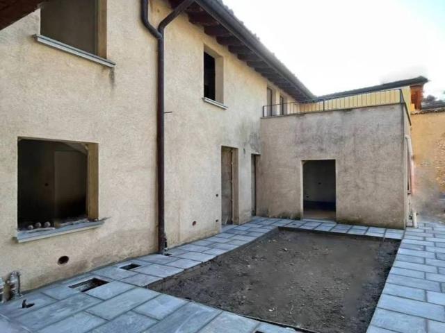 Villa Indipendente in vendita a Cazzago San Martino, Lombardia