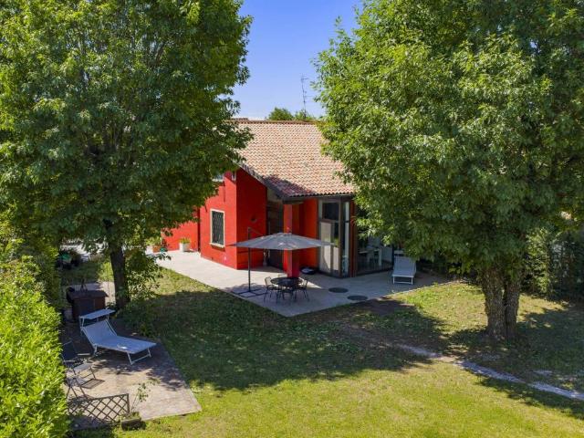 Villa Indipendente in vendita a Cazzago San Martino, Lombardia