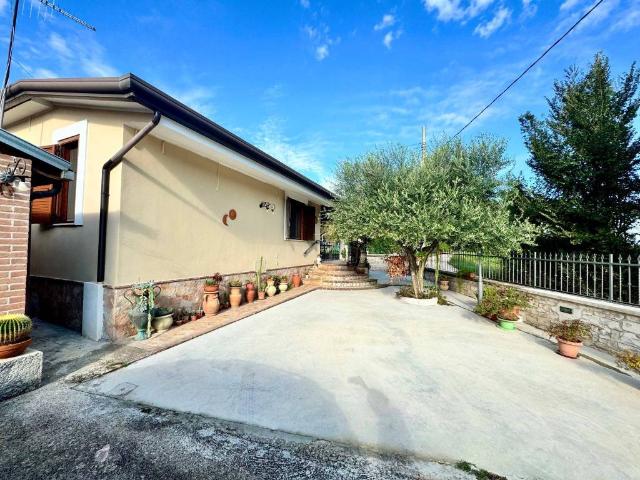 Villa Indipendente in vendita a Ceccano, Lazio