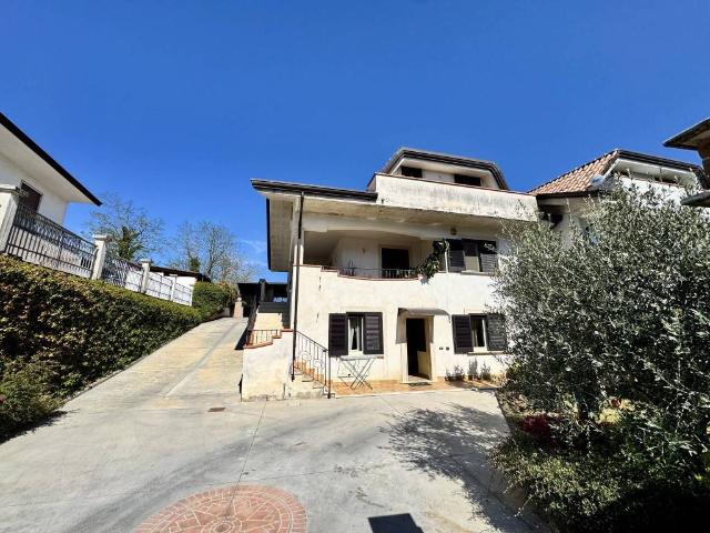 Villa Indipendente in vendita a Ceccano, Lazio