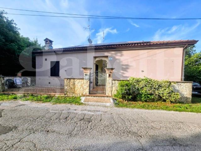 Villa Indipendente in vendita a Ceccano, Lazio