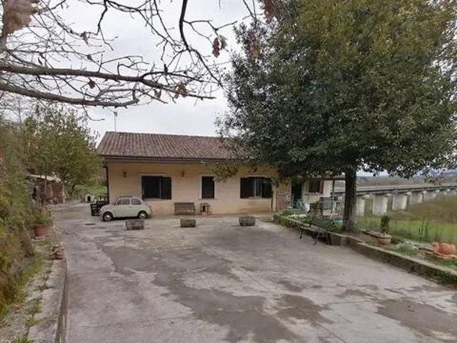Villa Indipendente in vendita a Ceccano, Lazio