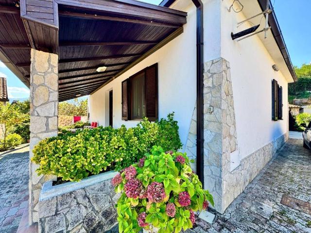 Villa Indipendente in vendita a Ceccano, Lazio
