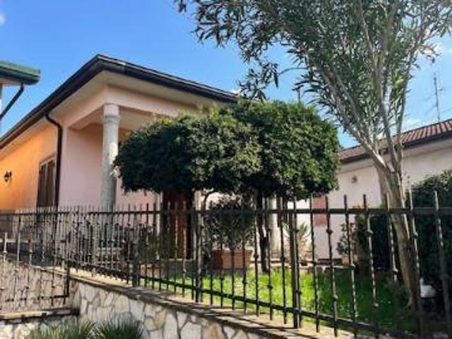 Villa Indipendente in vendita a Ceccano, Lazio
