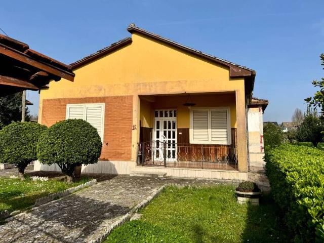 Villa Indipendente in vendita a Ceccano, Lazio