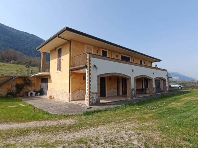 Villa Indipendente in vendita a Ceccano, Lazio