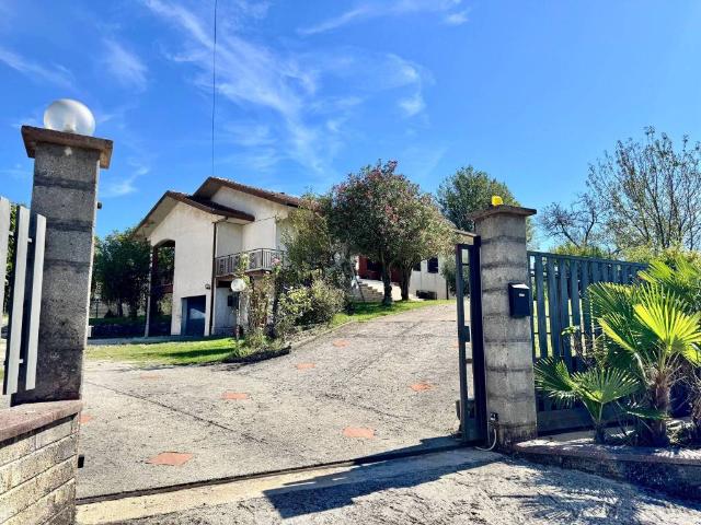 Villa Indipendente in vendita a Ceccano, Lazio