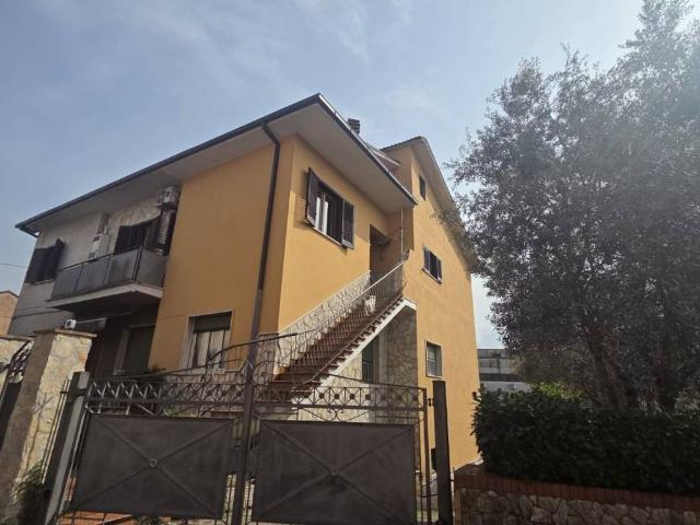 Villa Indipendente in vendita a Ceccano, Lazio