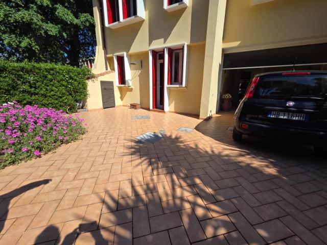 Villa Indipendente in vendita a Cecina, Toscana