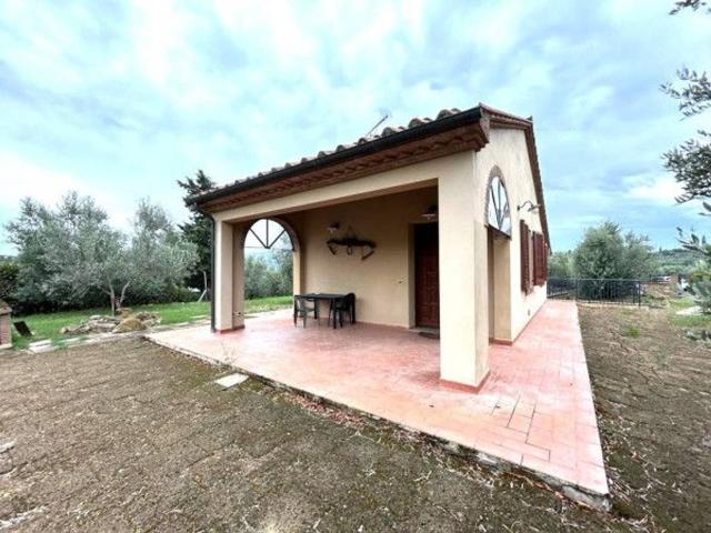 Villa Indipendente in vendita a Cecina, Toscana
